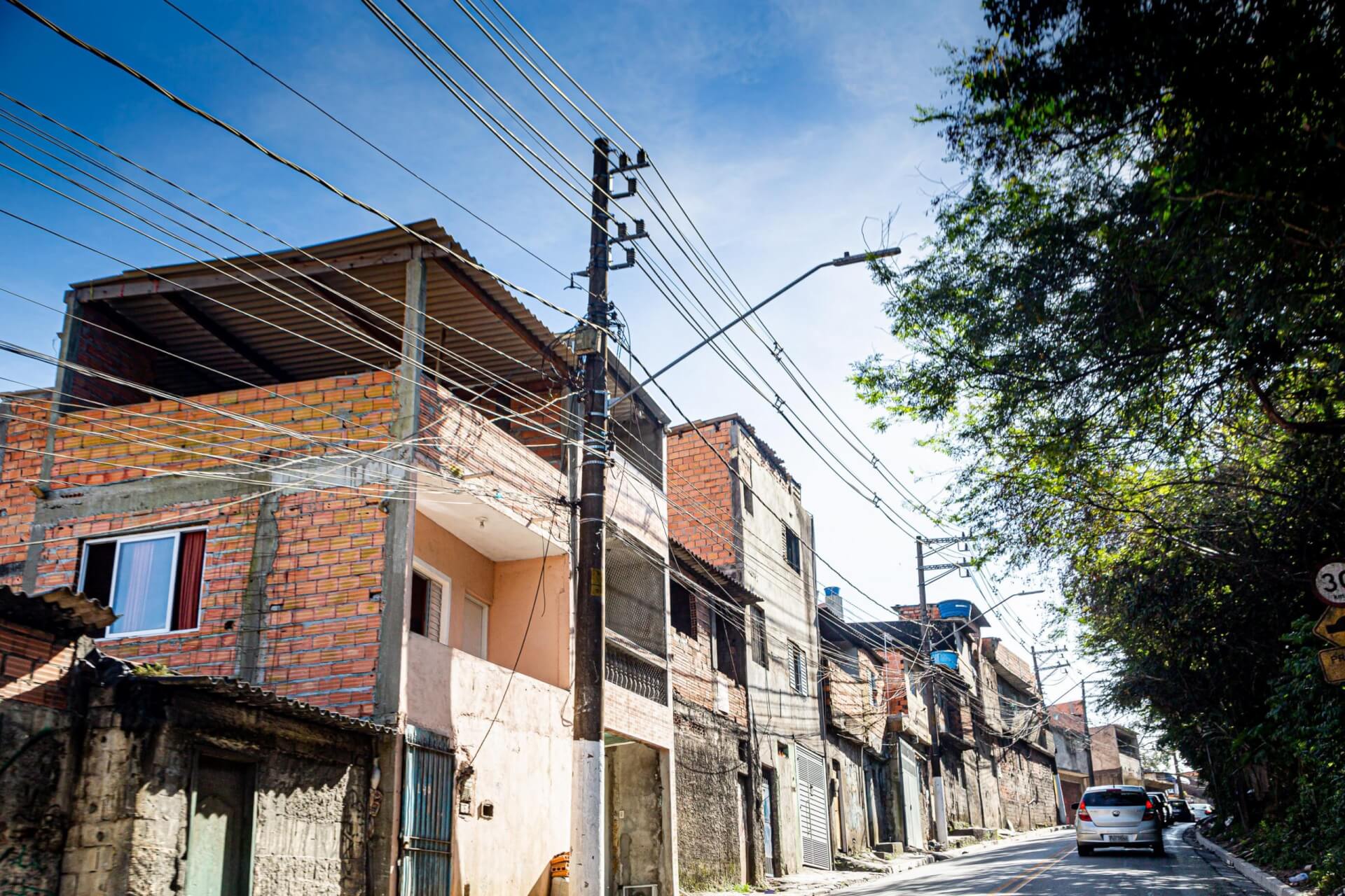 No Brasil, 14,2 milhões de moradias carecem de pelo menos um serviço de infraestrutura urbana.